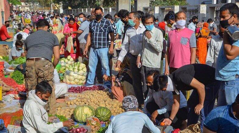 Azadpur Mandi in Delhi, Which Was Thrown Open to Public Amid Lockdown ...