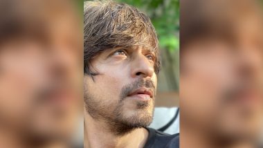 Shah Rukh Khan Shares a Positive Post About Spending Time With Loved Ones Amid Lockdown With an Unrelated But Amazing Selfie!
