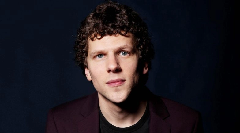 Jesse Eisenberg Talks About His Infamous 2013 Interview With a Female Journalist 