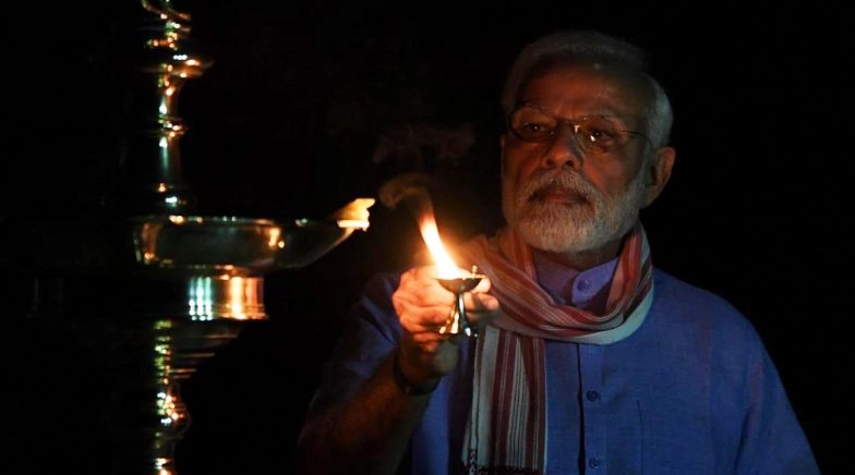 PM Narendra Modi Lights Lamp to Show His Support in Fight Against Coronavirus Pandemic