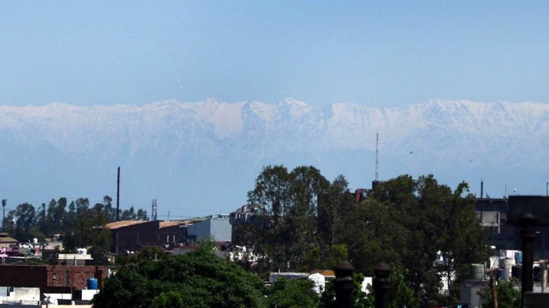 Harbhajan Singh Shares Glimpse of Dhauladhar Mountain Range From His House in Jalandhar and It Is Incredibly Beautiful! (View Pic)