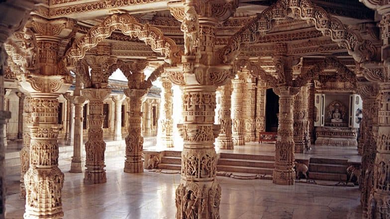 Mahavir Jayanti 2020: Dilwara Temple in Rajasthan, Gommateshwar Temple in Karnataka and Other Famous Jain Temples in India You Must Visit Once in a Lifetime