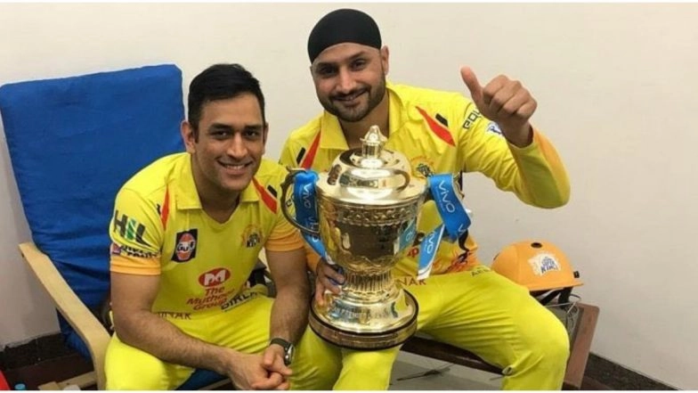 MS Dhoni Keen on Playing IPL but Don’t Think He Wants to Play for India Again, Says CSK Teammate Harbhajan Singh