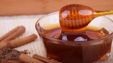 Home Remedy Of The Week: Honey-Cinnamon Mask For Acne Treatment; Here's How To Get Glowing Skin Naturally (Watch Video)