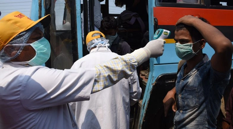 India COVID-19 Count Rises to 2,16,919, Death Toll Mounts to 6,075