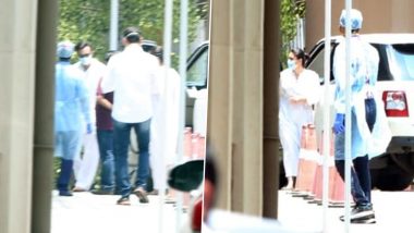 Rishi Kapoor No More: Kareena Kapoor Khan and Saif Ali Khan Arrive At The Hospital To Support Family (View Pics)