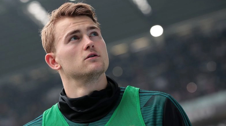 Matthijs de Ligt Transfer Updates: Manchester United Renew Interest in Dutch Defender