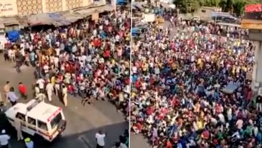 Migrant Workers Protest In Bandra, Mumbai, Demand They Be Allowed To Travel To Their Native States as COVID-19 Lockdown Gets Extended, Watch Video