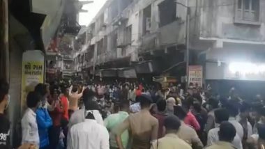 After Bandra, Migrant Workers Protest in Surat Demanding They be Sent Home by Authorities As Coronavirus Lockdown Gets Extended