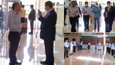 Lalit Hotel Staff Clap For Doctors Working in Lok Nayak Hospital & GB Pant Hospital As a Mark of Gratitude For Rendering Their Service Amid Coronavirus Lockdown, Watch Video