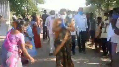 Andhra Pradesh's YSRCP MLA RK Roja Breaks Lockdown Order, Triggers Row After She Walks Down Road as Villagers Shower Flower Petals; Watch Video