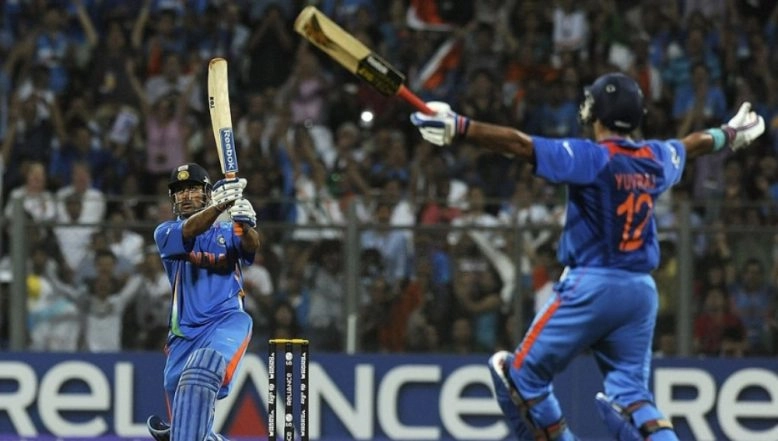 Mumbai Police Uses MS Dhoni's Shot from 2011 Cricket World Cup As Inspiration to Fight Coronavirus