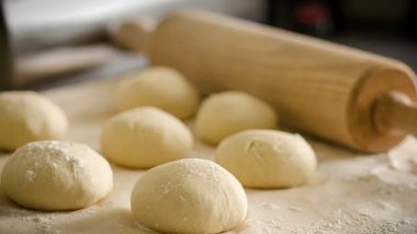How to Make Dough for Pizza Base? Ingredients and Step-by-Step Recipe to Treat Yourself With Homemade Pizza (Watch Video)