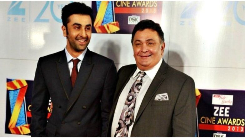 When Rishi Kapoor and Ranbir Kapoor Grooved Together on their Iconic 'Bachna Ae Haseeno' Track at an Awards Ceremony (Watch Video)
