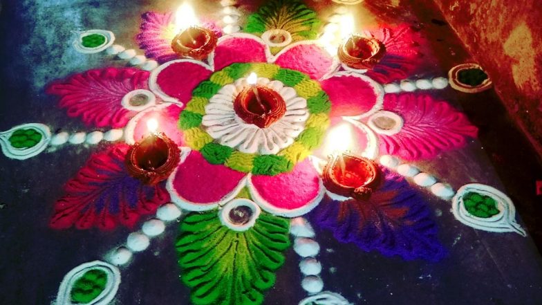 Vishu 2020 Easy Rangoli Designs: Simple Pookalam & Kolam Patterns to Decorate Your House and Celebrate Kerala New Year (Watch Videos)