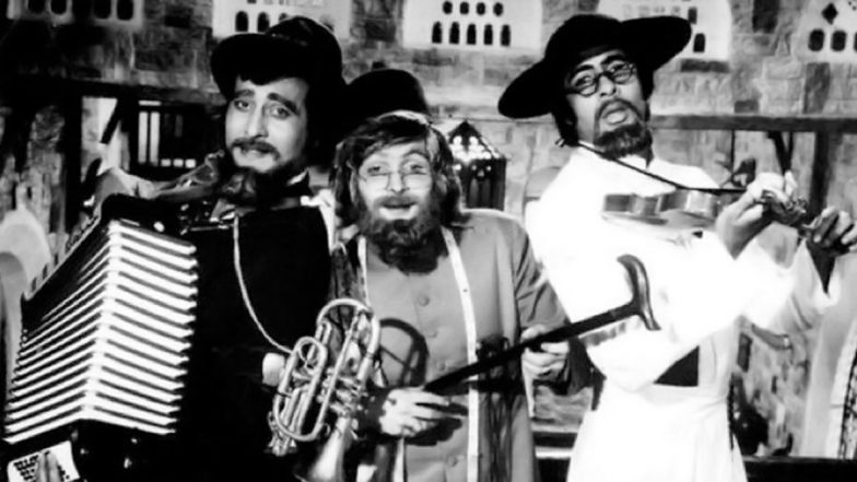 Amitabh Bachchan Recalls Filming for Amar Akbar Anthony and Two Other Films Simultaneously at RK Studios