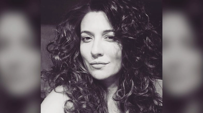 Mini Mathur Doesn’t Need a Salon, Actress Shares a Monochrome Pic Flaunting Her Hair