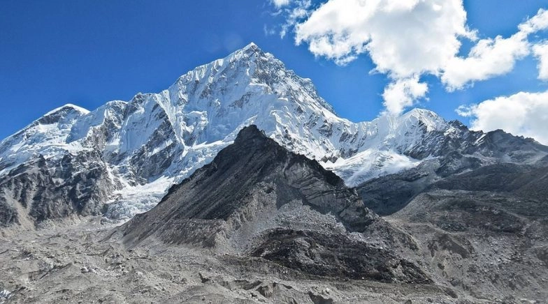 Nepal: Climbers Report COVID-19 Cases on Mount Everest, Nepal Official Denies
