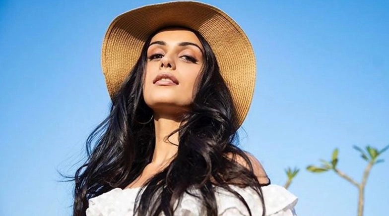 Manushi Chhillar Believes Likes and Shares in Virtual World Add to Pressure