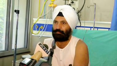SI Harjeet Singh, Whose Hand Was Chopped Off by Nihangs While on Duty, Receives Grand Red-Carpet Welcome by Punjab Police, Neighbours After Being Discharged From PGIMER (Watch Video)