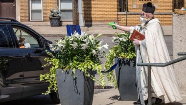 Roman Catholic Priest Sprays Holy Water From Squirt Gun in a Unique Way to Maintain Social Distancing Amid Coronavirus Pandemic