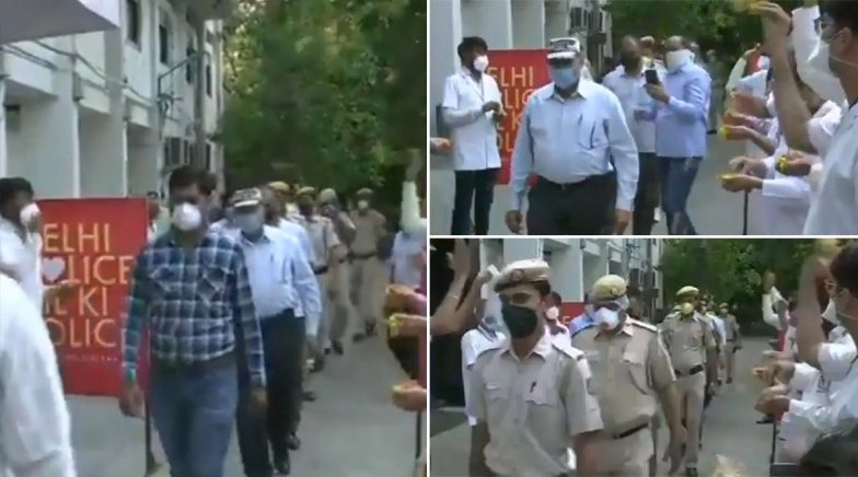 'Delhi Police Dil Ki Police': AIIMS Doctors Shower Petals on Cops, Watch Video