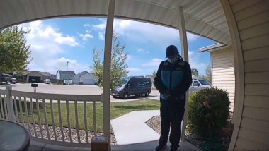 Amazon Delivery Woman Prays on Doorstep For Family's Child Susceptible to COVID-19, Viral Video Gives Hope About Goodness of Humanity