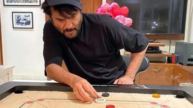 Anil Kapoor Beats Wife Sunita Kapoor in Carrom and He Can't Resist Flaunting the Victory! (View Pics)