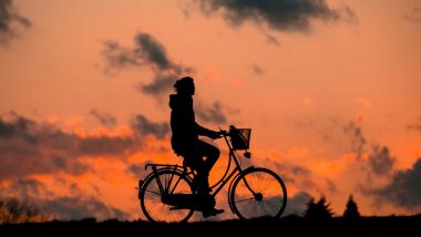 World Bicycle Day 2020: Is It Safe to Wear a Face Mask While Cycling? Precautions You Must Take to Prevent Shortness of Breath