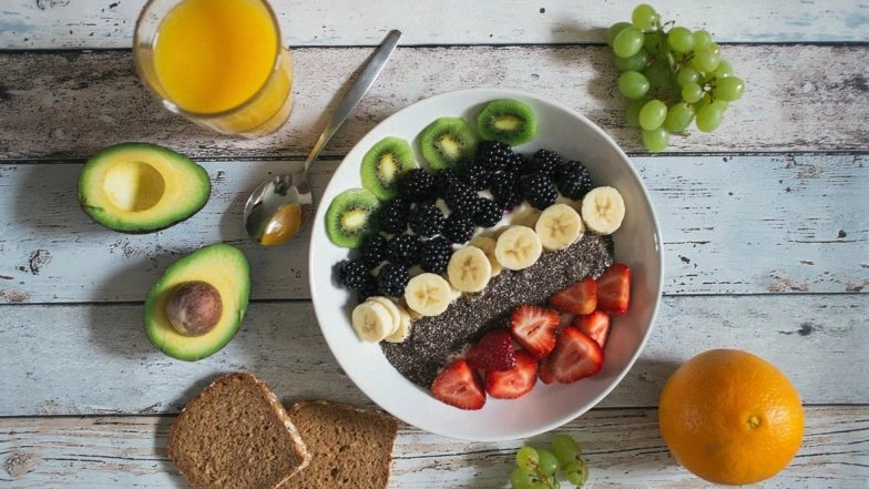 From Pineapple to Salmon, Here Are Five Foods You Should Eat For Belly Fat Loss &amp; Weight Loss