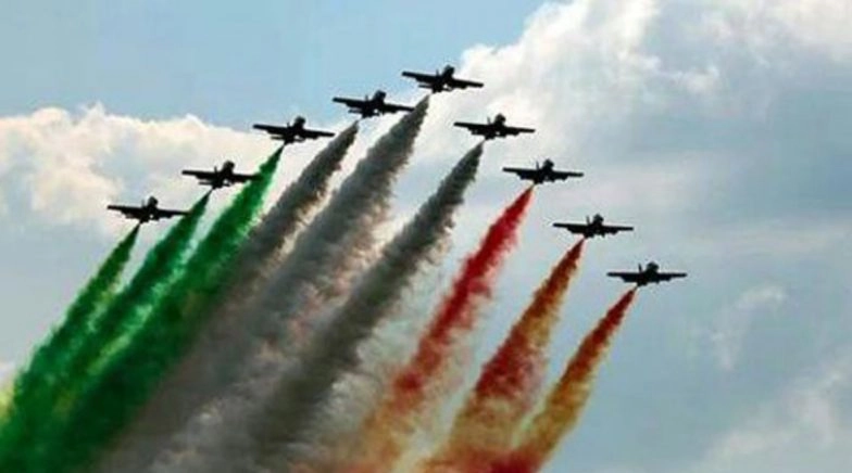 Armed Forces to Honour COVID-19 Warriors Today, See IAF Flypast Timings
