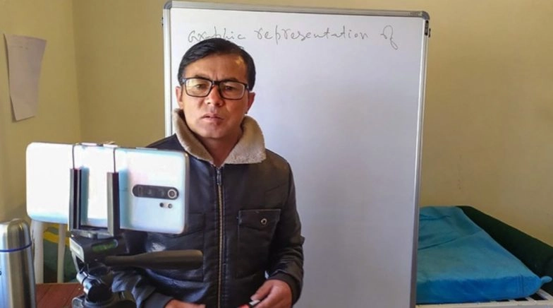 Coronavirus Positive Teacher in Ladakh Takes Online Classes Due to Passion For Teaching