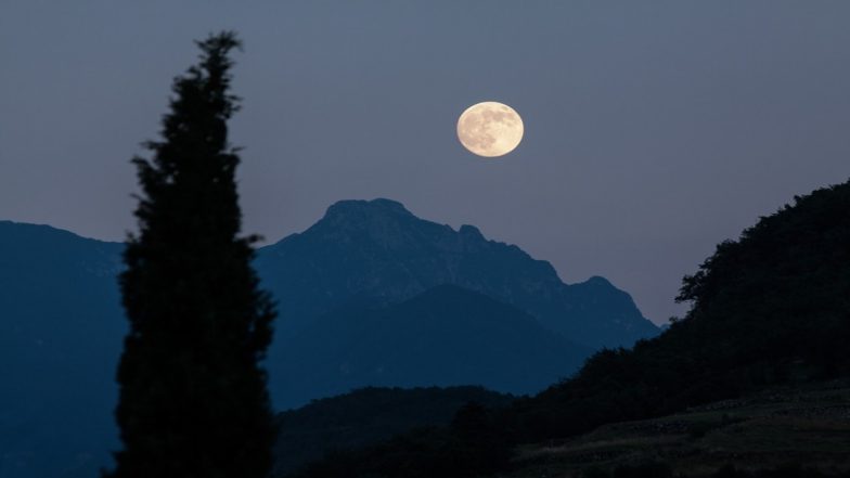 Super Flower Moon 2020 Date and Live Streaming Details: Know When and How to Watch The Last Supermoon on This Year