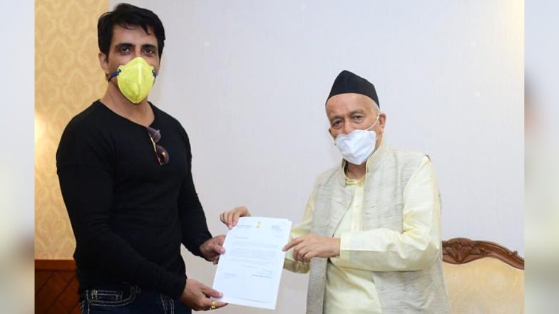 Sonu Sood’s Great Work in Helping the Migrants Amid Coronavirus Crisis Gets Praised by Maharashtra Governor Bhagat Singh Koshyari (View Pics)