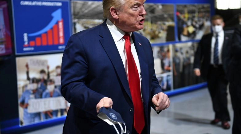 Donald Trump Casts Vote for US Presidential Elections at Polling Station in Florida Before Hitting Campaign Trail