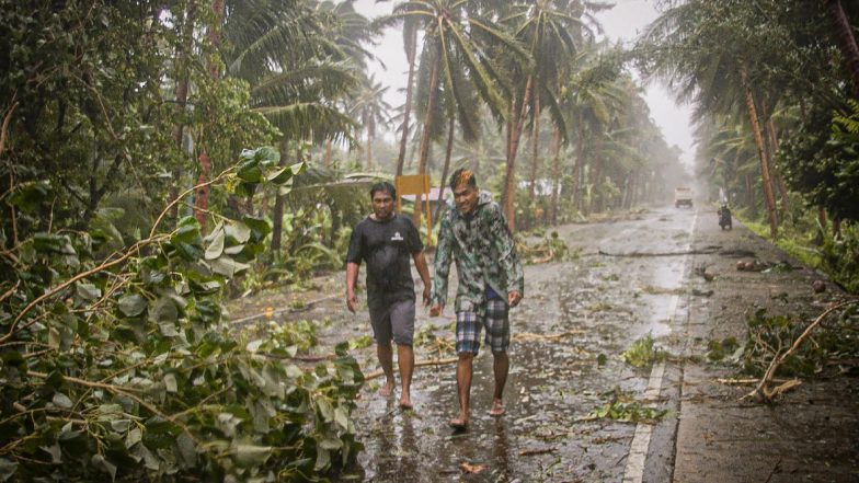 Typhoon Vongfong Forces 140,000 People to Cramped Shelters in Philippines During Coronavirus Pandemic