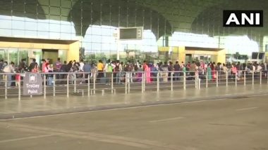 Domestic Flights in India Resume Today After Two-Months Hiatus Amid COVID-19 Lockdown, Long Queues Seen at Airports, View Pics