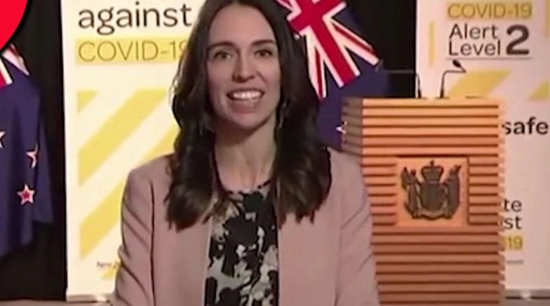  New Zealand PM Jacinda Ardern Keeps Her Cool as Quake Hits During Live TV Interview, Watch Video