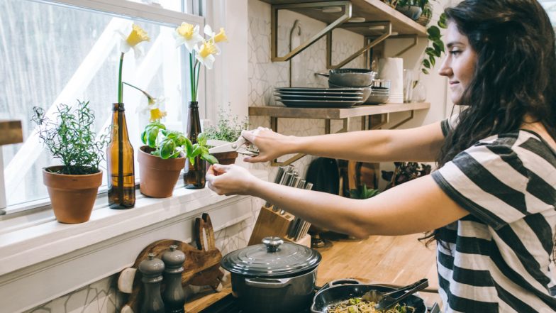 Easiest Herbs to Grow at Home: From Mint to Basil, These Five Fresh Herbs Are Perfect to Plant Indoors