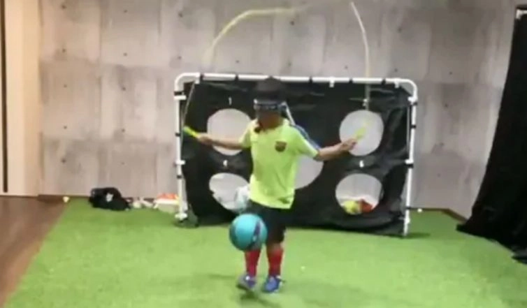 Barcelona in Awe of this Wonder Kid From Japan Who Performs Kick-Ups While Skipping  (Watch Video) 
