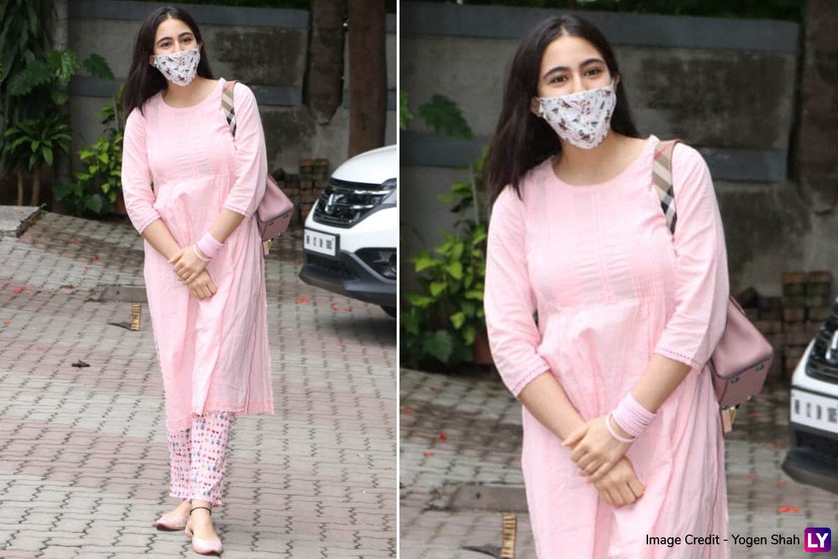 Sara Ali Khan spotted in Mumbai