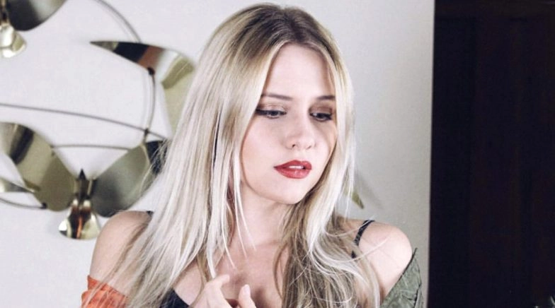 Alexandra Creteau -The Great Artist with Creative and Social Media Influencing Skills