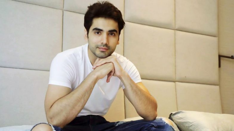 Paatal Lok Actor Ishwak Singh Is Reading Script of His Next Project (View Pic)