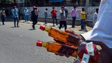 Liquor Sale in Tamil Nadu: State Govt Allows TASMAC Outlets to Operate in Chennai Metropolitan Area from Monday, Tipplers Ordered to Follow COVID-19 Guidelines