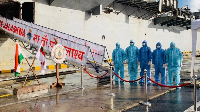 INS Jalashwa Reaches Colombo to Bring Back 700 Stranded Indians Under Samudra Setu Initiative