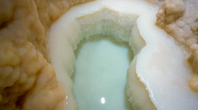 Lake of Liquid Sky, Pool Untouched by Humans Found at Carlsbad Caverns Inside New Mexico Cave 