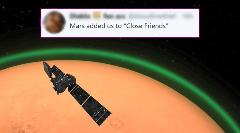 Weird Green Glow Spotted Around Mars, Netizens Say Red Planet Added Earth as Its Close Friends'