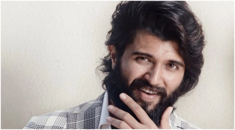  Vijay Deverakonda Helped 17,000 Middle-Class Families with Groceries and Essentials 