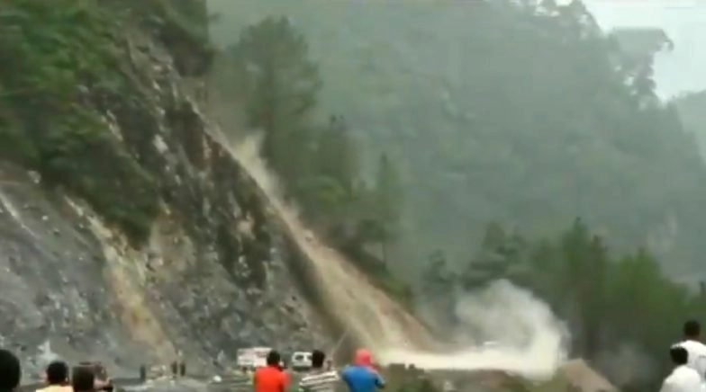 Uttarakhand: Landslide Occurs at Chamoli's Kodiya Area, (Watch Video)