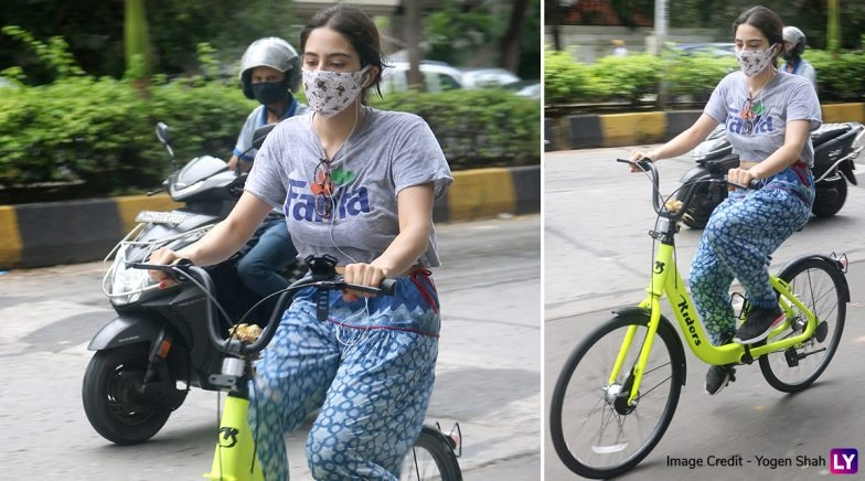Sara Ali Khan Goes For a Bicycle Ride in the City (View Pics)